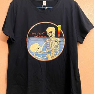 “Love you to pieces” Skull Graphic Tee